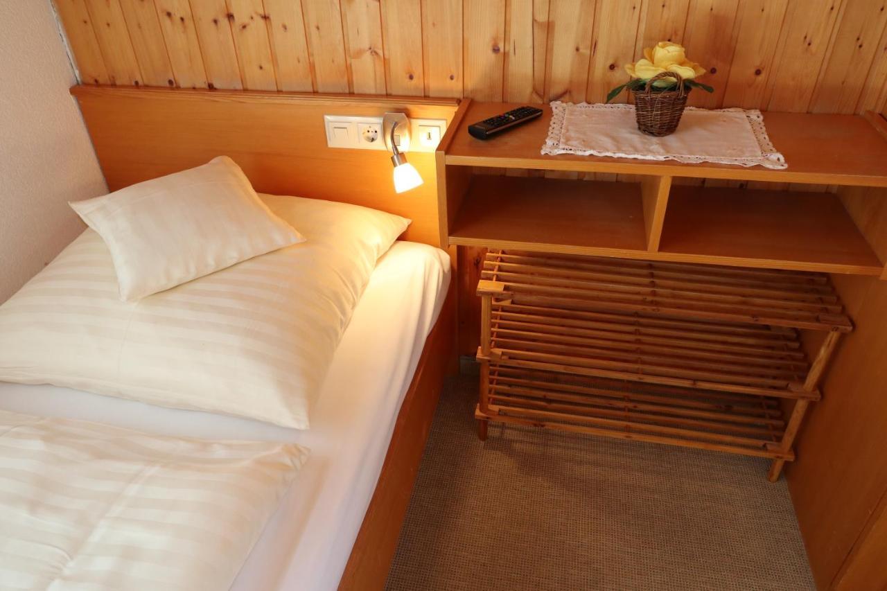 Hoehenpension Glashuette Bed&Breakfast Fruehstueckspension Hotel Garni Bonndorf im Schwarzwald Eksteriør bilde